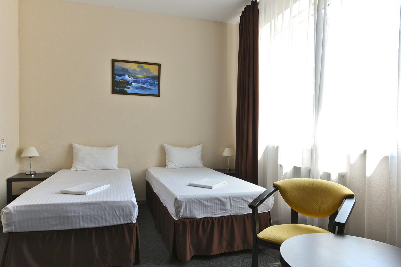 Barkhatnye Sezony Aleksandrovsky Sad Hotel Sochi Room photo